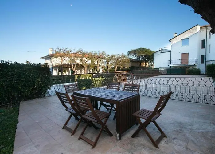 M084 - Marcelli, Trilocale Con Giardino A 100 M. Dal Mare Al Residence Mareverde